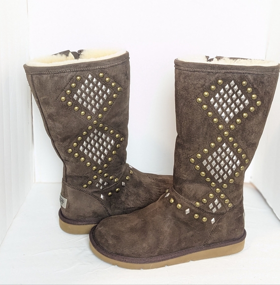 UGG Avondale suede and shearling boots - Picture 16 of 16
